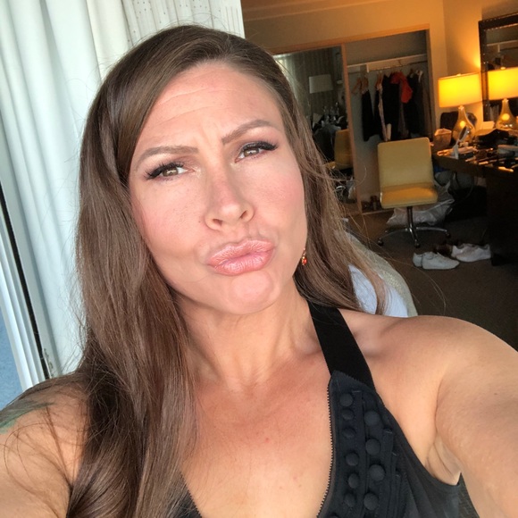 Meet your Posher, Stephanie - Picture 9 of 11